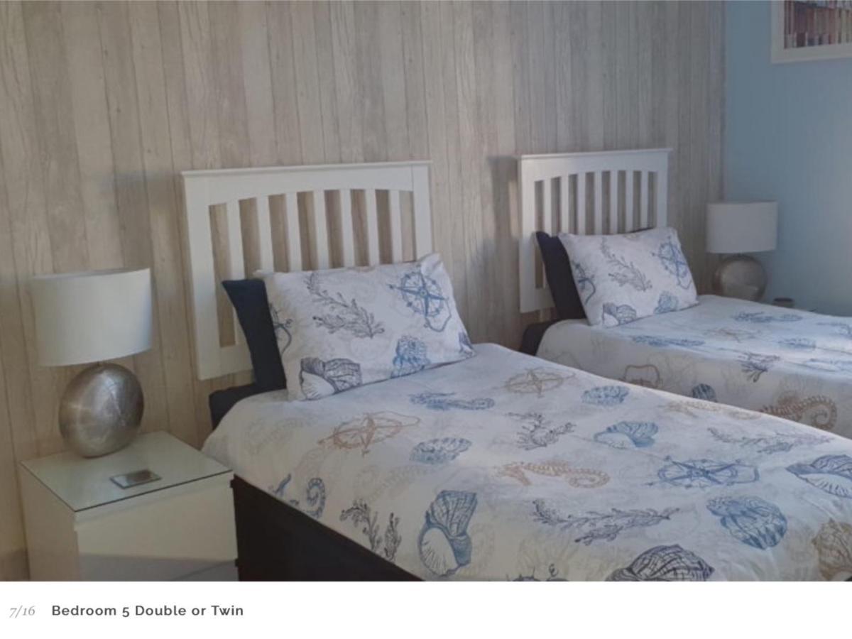 By The Seaside Bed & Breakfast Blackpool Exterior photo