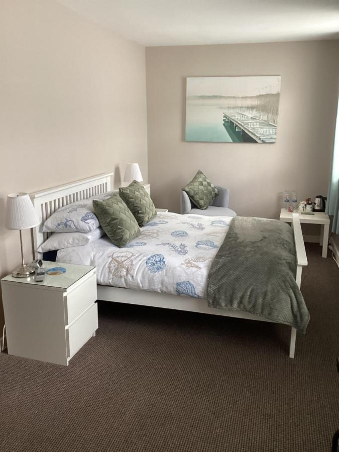 By The Seaside Bed & Breakfast Blackpool Exterior photo