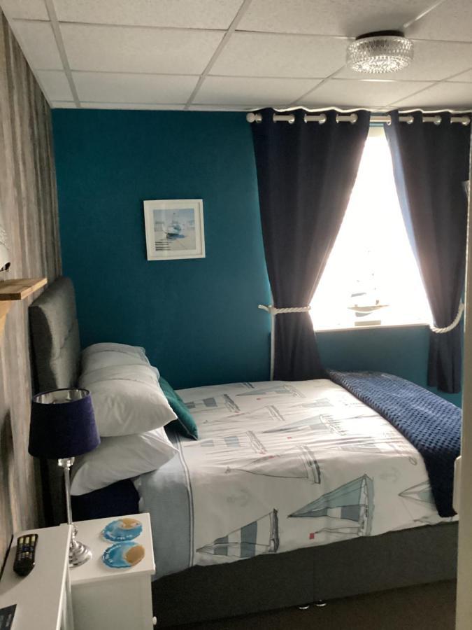 By The Seaside Bed & Breakfast Blackpool Exterior photo